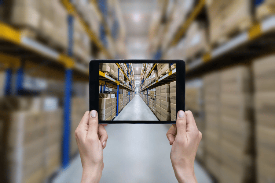 Warehouse organization being done with a tablet